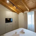 Bequest Corinthian Luxury Apartment *