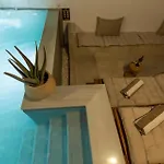 Bequest Corinthian Luxury Apartment