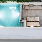 Apartment Bequest Corinthian Luxury
