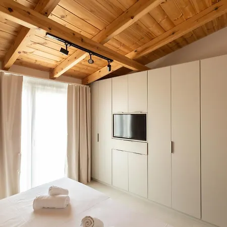 Bequest Corinthian Luxury * Corinth