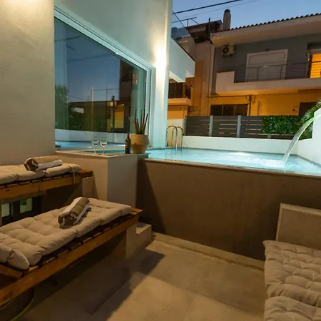 Bequest Corinthian Luxury Apartament *