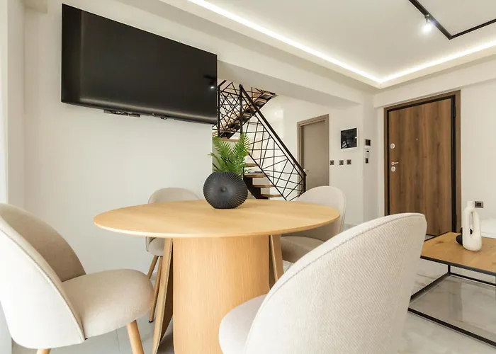 Bequest Corinthian Luxury *