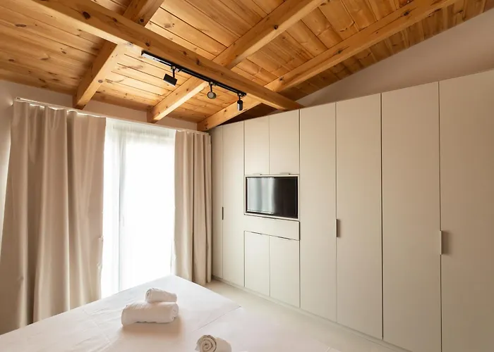 Bequest Corinthian Luxury * Corinth