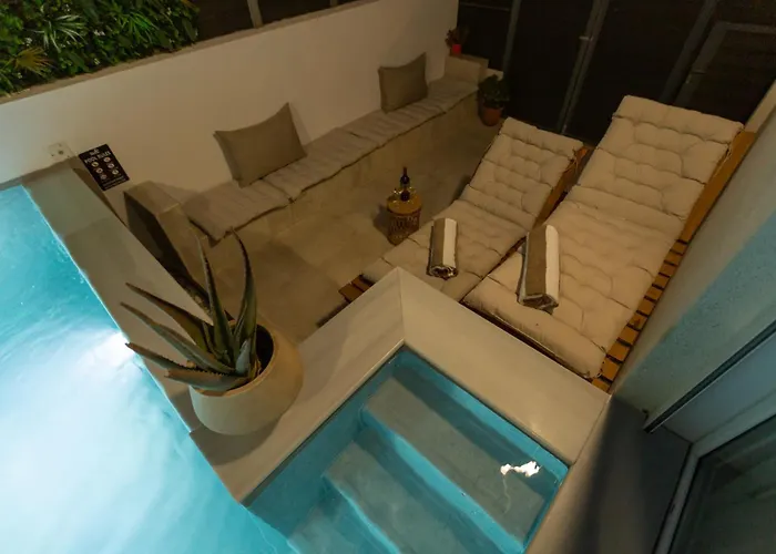 Bequest Corinthian Luxury * Corinth